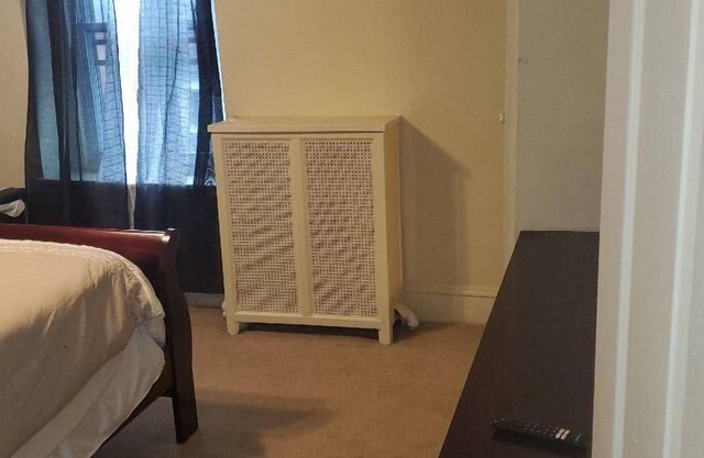 LRG Upstairs 2BD, 1BTH, Full KTCH Apartment in University City. No shared space