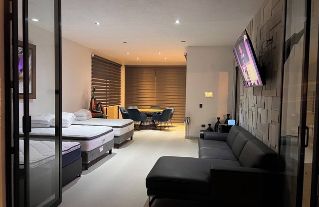 Lugar Encantador con Alberca, terraza, A/C 3 camas 1 habitación tipo chalet