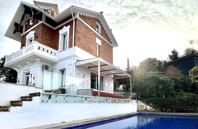 Lujosa casa en Barcelona ¡con piscina!