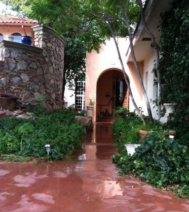 Lundeen Inn of the Arts