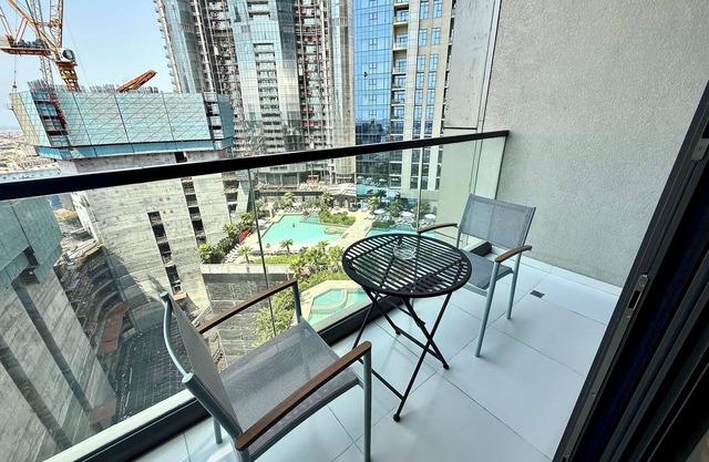 Lux BnB Aykon Tower