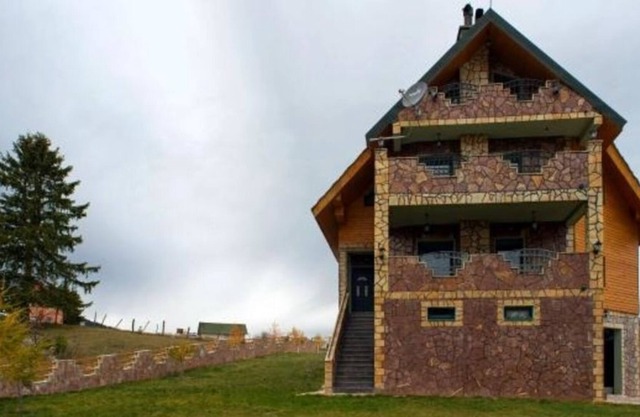 Lux Bordo Apartment in Mountains