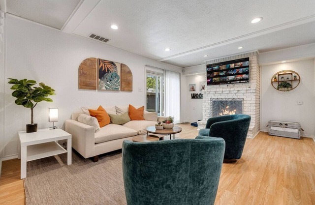 Luxe 5BR -Pool/Firepit/Mini Golf near State Fair