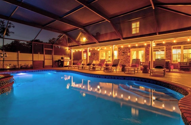 Luxe Escape: Fire Pit, Pool, Golf near AMI & IMG