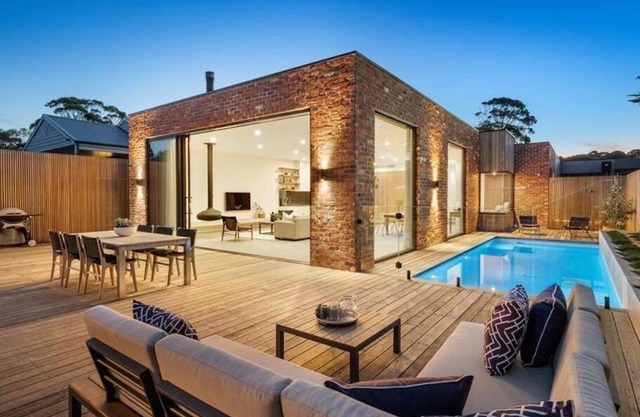 LUXE Poolside living, in the heart of Flinders