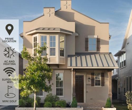 Luxe Retreat with EV Charger & Putting Green