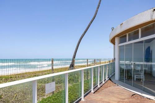 Luxo e conforto pé na areia em Barra de São Miguel