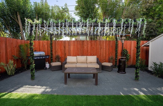 LuxoStays| Sleep 14! Spacious 6BR Nr Napa(10 Bed)