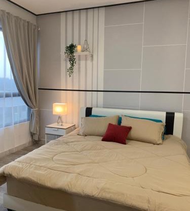 LuxStudio Tiara Imperio