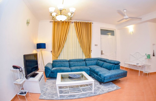Luxury 3BR Condo in Rajagiriya, Colombo/Sleeps 6/Fast WiFi - OLIVE HAVEN