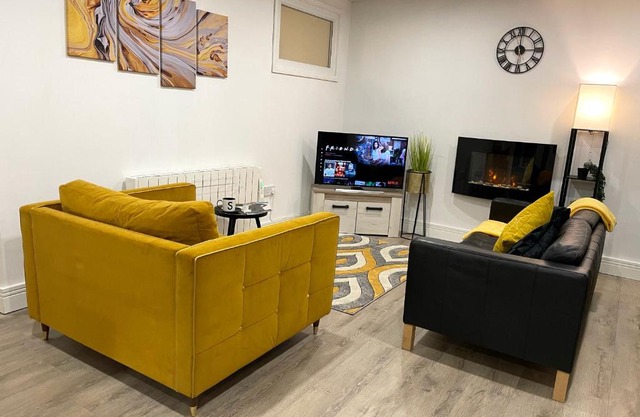 Luxurious 2 Bed Apartment In Heart Of Burnley With Private Parking