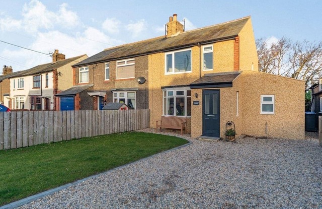 Luxurious 3 bedroom semi detached house