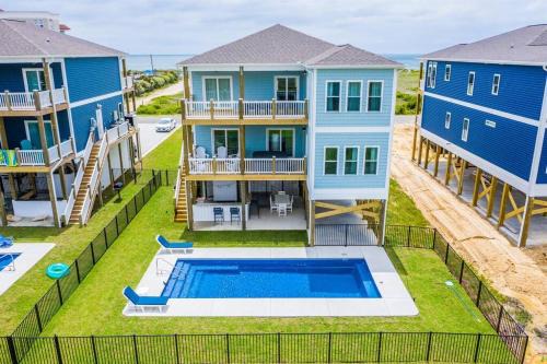 Luxurious 7BR Beach Home Ocean Views, Pool, Hot Tub