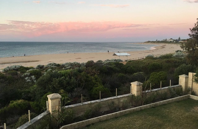 Luxurious Absolute beachfront holiday home perfect for families & friends