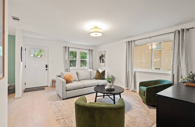 Luxurious Arlington Pentagon City walk to Metro