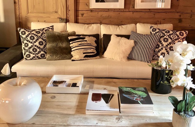 Luxurious designer apartment in a typical old chalet in the Bernese Oberland