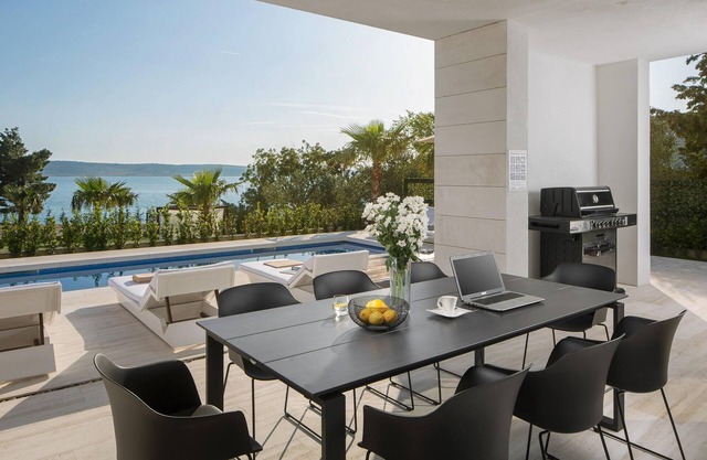 Luxurious home in Starigrad with sauna