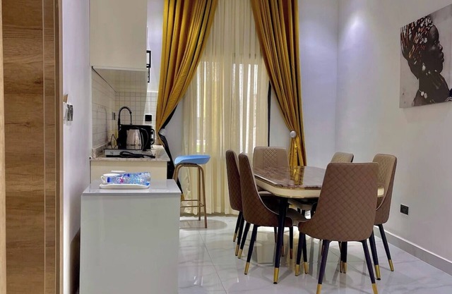 Luxurious hotel suites with fitness room, WiFi in superb Asokoro