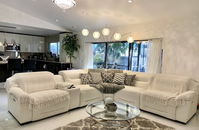 Luxurious House in Palm Beach, Pool and hot tub only 45 minutes to the worldcup