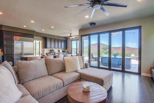 Luxurious Lakeview Retreat at Lake Hodges, RB