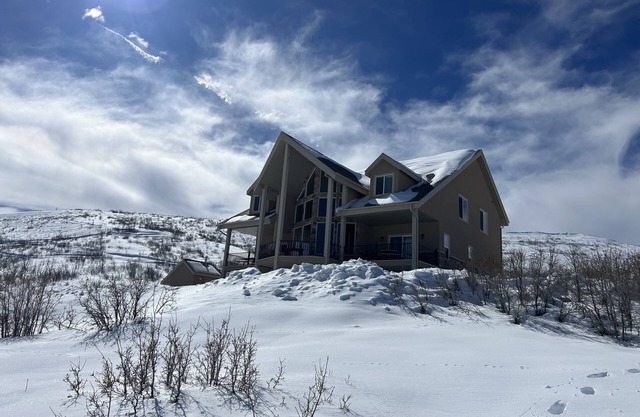 Luxurious retreat nestled near Fairview, Utah! Perfect for family reunions!