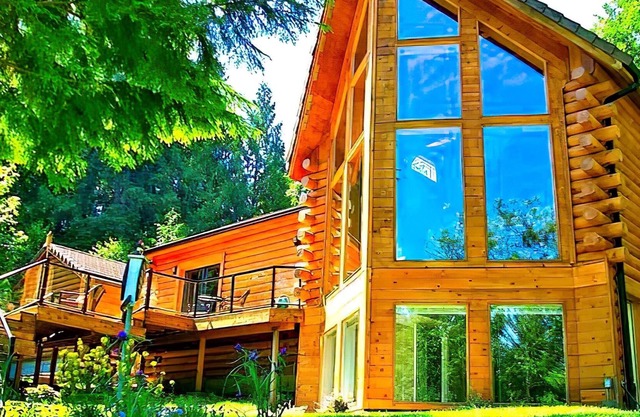 ⭐Luxurious Riverfront Log Home Estate @vacationloghome