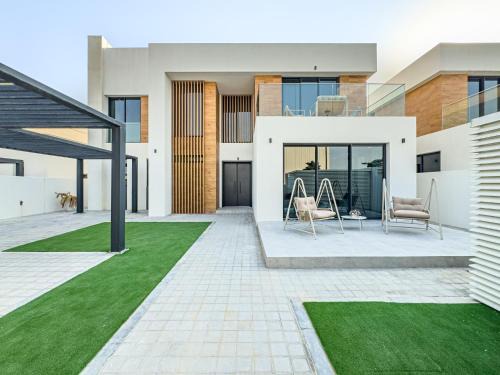 Luxurious Villa on Saadiyat for Large Groups and Families