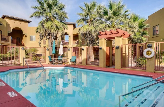 LUXURY 2 bed/2 bath Condo minutes from Historic Mesilla and NMSU