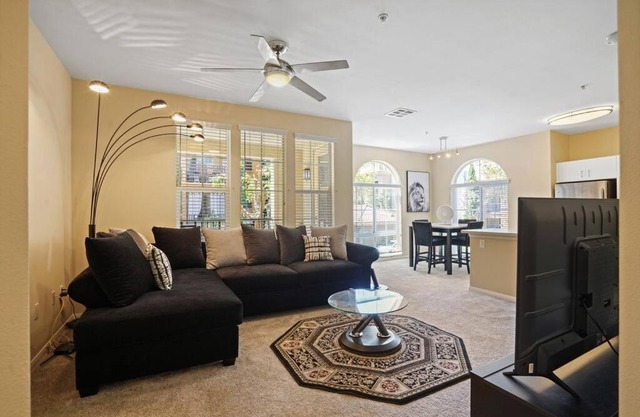 Luxury 2BR/2BA!5Min to Disney! Angelstadium! HondaCenter.