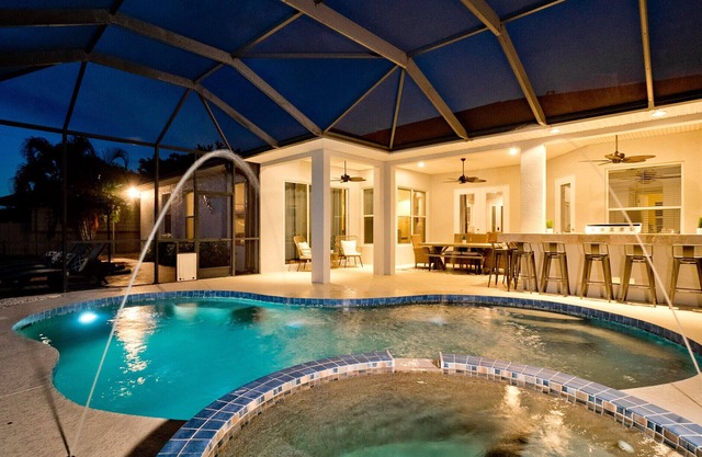 Luxury 4 BR/3BA Waterview Home w/Pool + Spa with work space