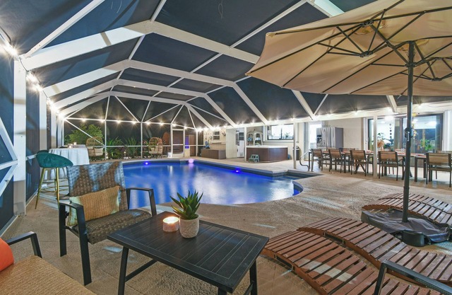 Luxury 5BR 17 Beds Retreat | Pool | Spa | Sauna | Events Allowed | Small Weddings