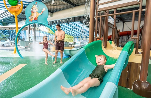 Luxury 6-person children's farmhouse residence in the holiday park Landal Het Land van Bartje