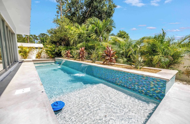 Luxury 6BR Villa w/Pool, Spa & Fire Pit