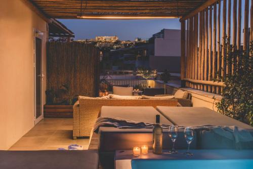 Luxury Apartment with Acropolis view Terrace and Jacuzzi in the Heart of Athens - Living Stone Azurite