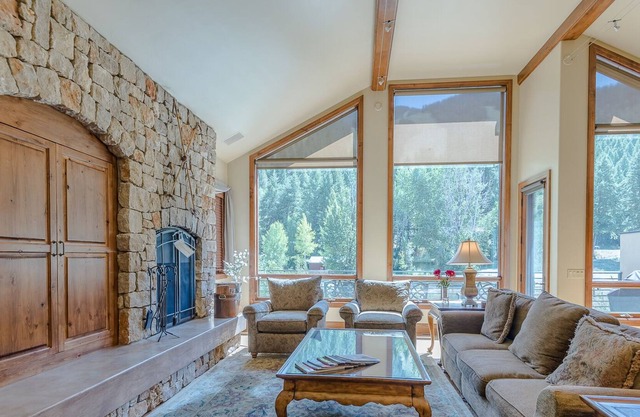 Luxury at the Base of Bald Mt - Walk to Lifts!