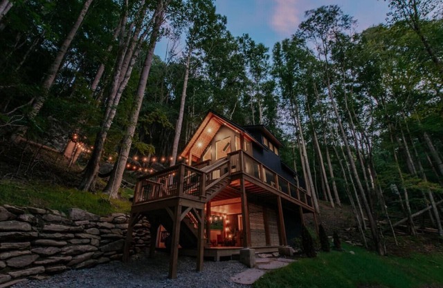 Luxury cabin retreat, hot tub