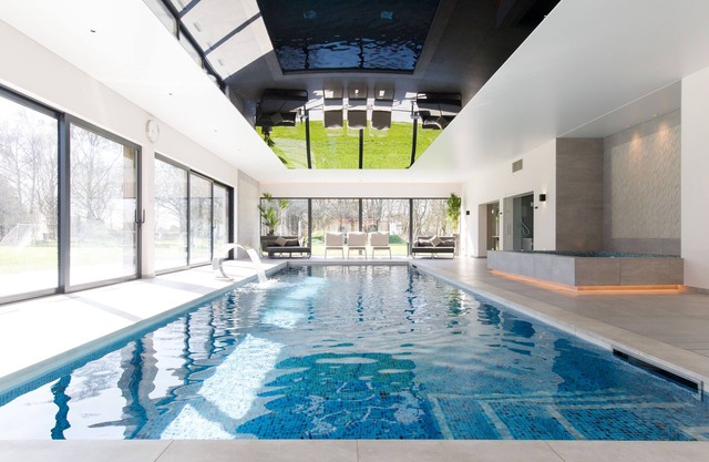 Luxury Cedar Lodge & Pool House
