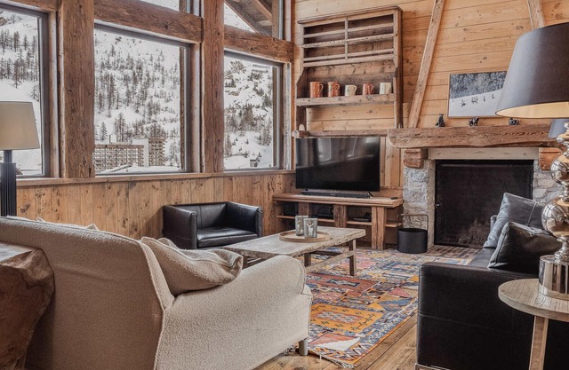Luxury Chalet in Val-d'Isère for 8 with comfort included