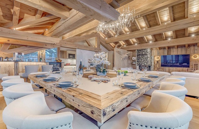 Luxury Chalet with Sauna, Jacuzzi & Game Room in Tignes - Accommodates 16
