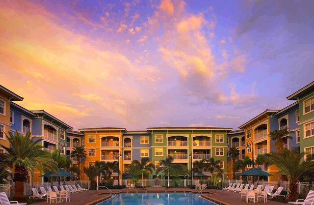 Luxury Condo in Weston