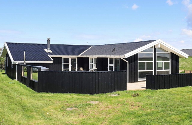 Luxury Cottage with Pool and Sauna-By Traum