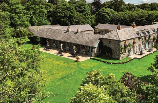 Luxury Country Estate & Farm Group Stay – Sleeps 14-16 in Ireland’s Ancient East