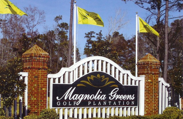 Luxury Fairway Condo Overlooking Two Fairways : Near Beaches -