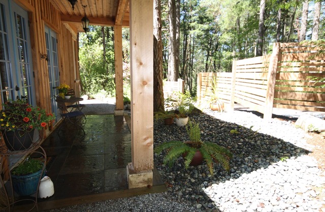 LUXURY FRENCH GARDEN COTTAGE SURROUNDED BY NATURE,Butchart Gardens, Hiking!