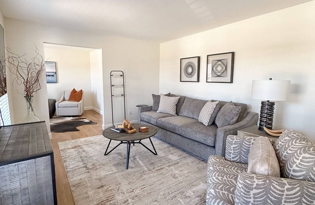 Luxury furnishings, space for everyone. Great location!