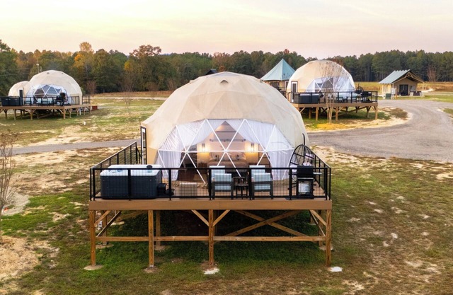 Luxury Geodesic Dome: Hot Tub & Lake Views