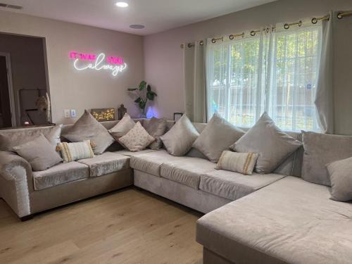 Luxury Home LA Big Bear & LV 5 Mins to Mall