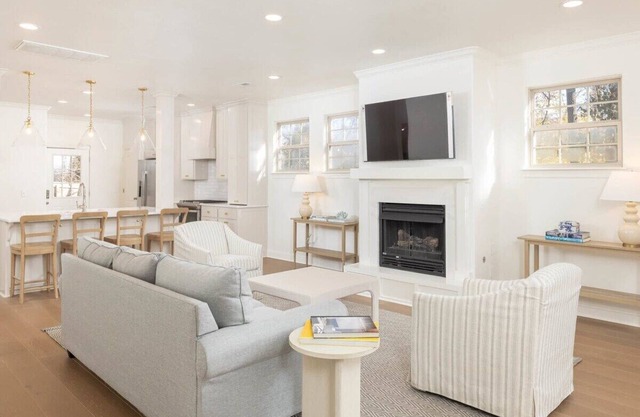 Luxury Home next to U of A, Dickson St & downtown