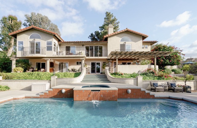 Luxury Home with Heated Pool - Spa and Lighted Pickle Ball Court