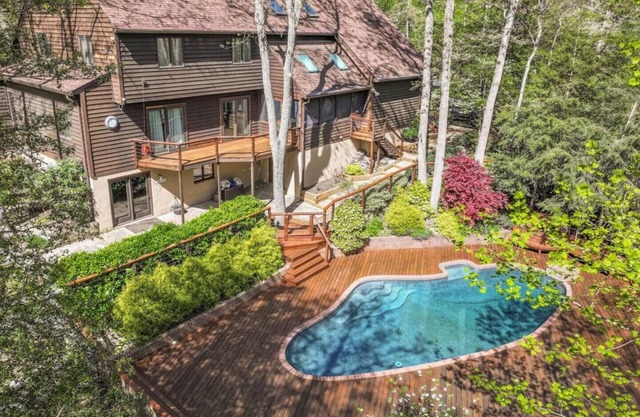 Luxury Home with Pool for 20